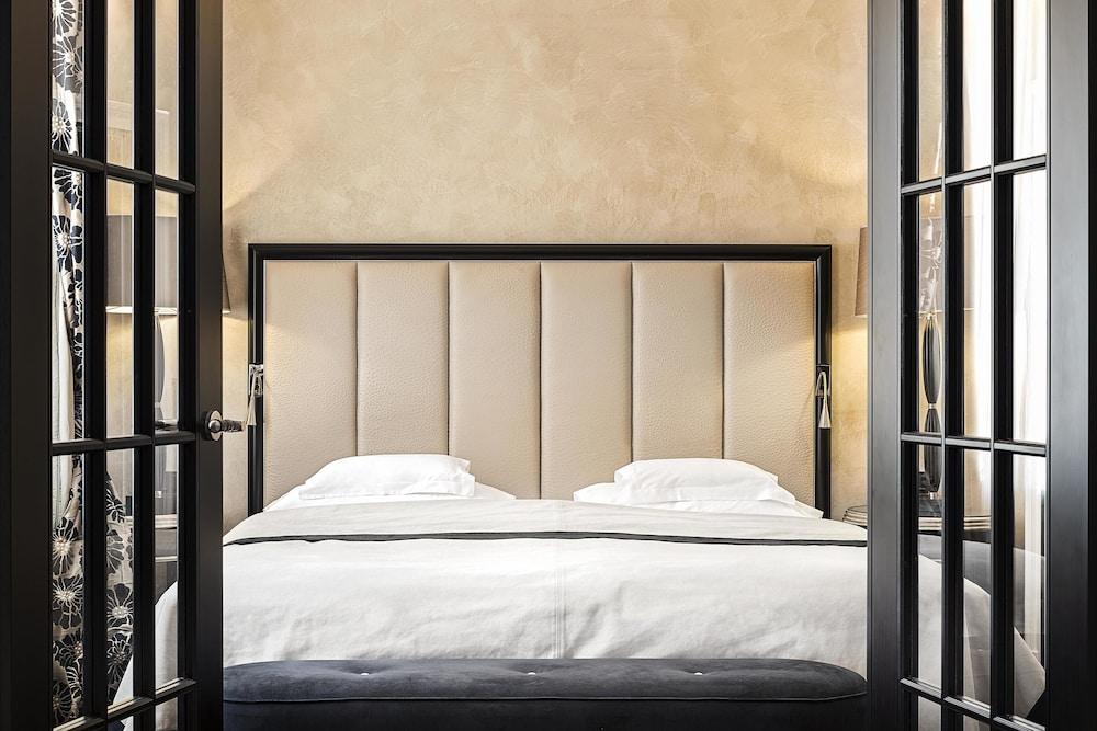 فندق بايريشر هوف ميونيخ المظهر الخارجي الصورة A bedroom at the Mandarin Oriental, Paris